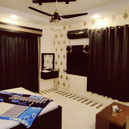Hotel De Smart Multan Esterno foto