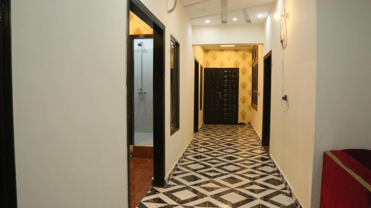 Hotel De Smart Multan Esterno foto