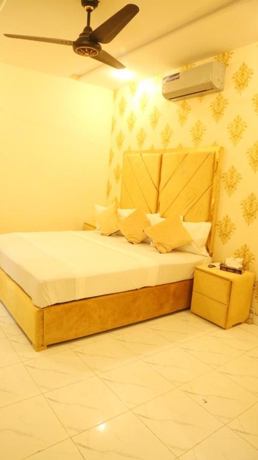 Hotel De Smart Multan Esterno foto