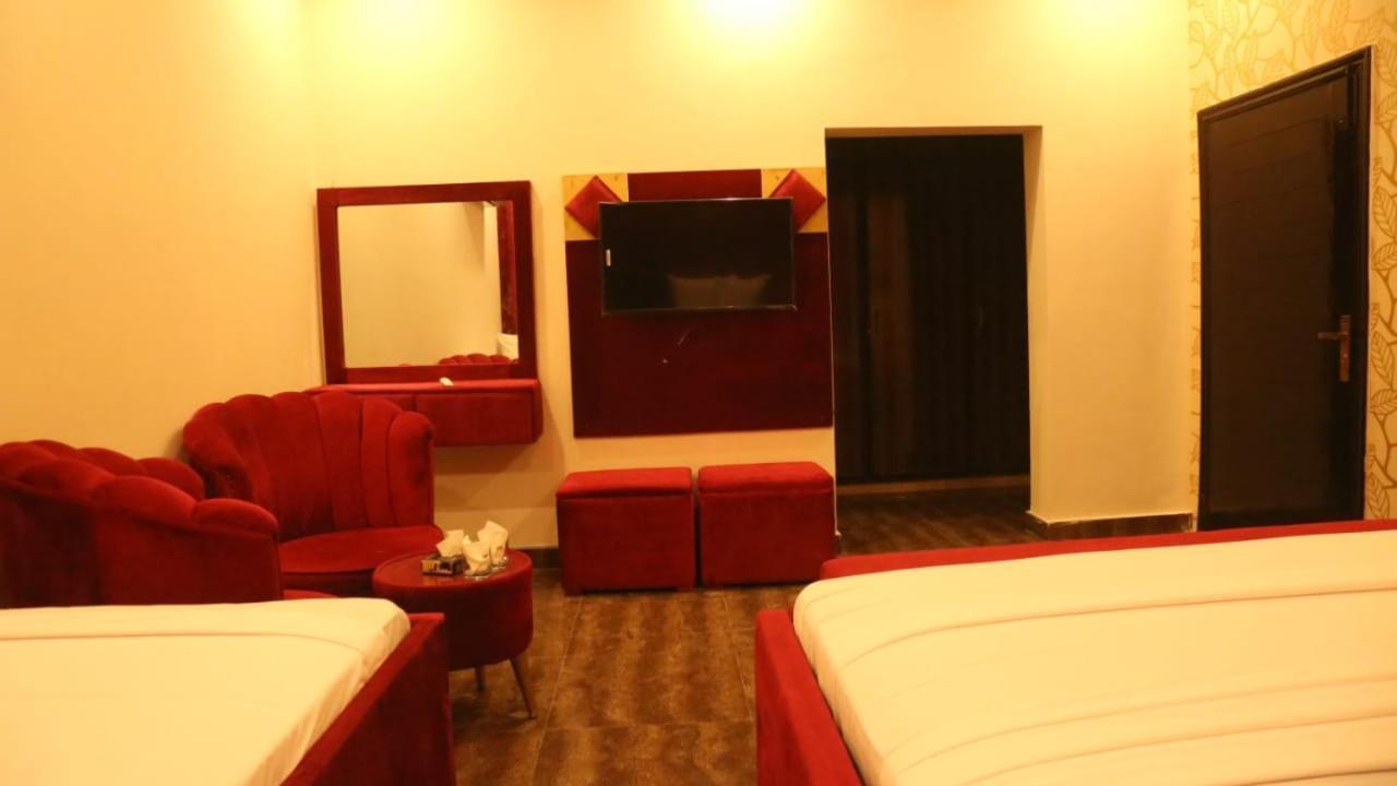 Hotel De Smart Multan Esterno foto