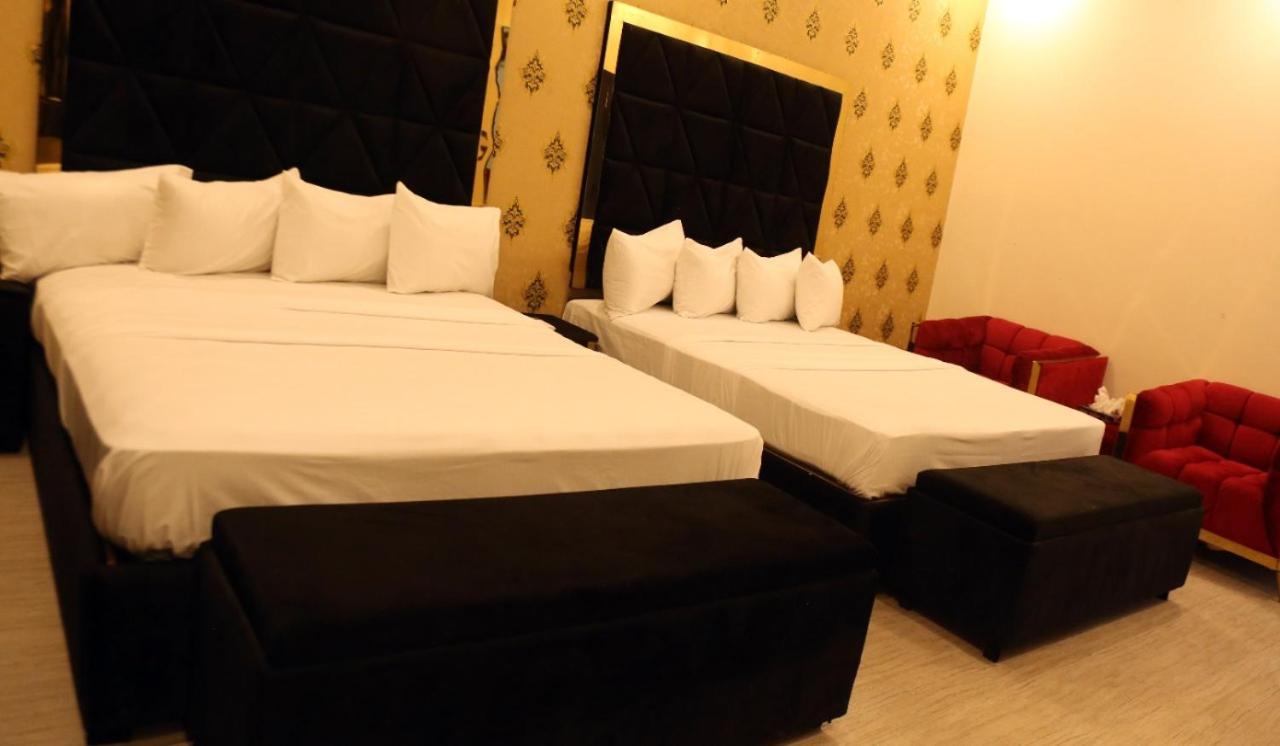 Hotel De Smart Multan Esterno foto