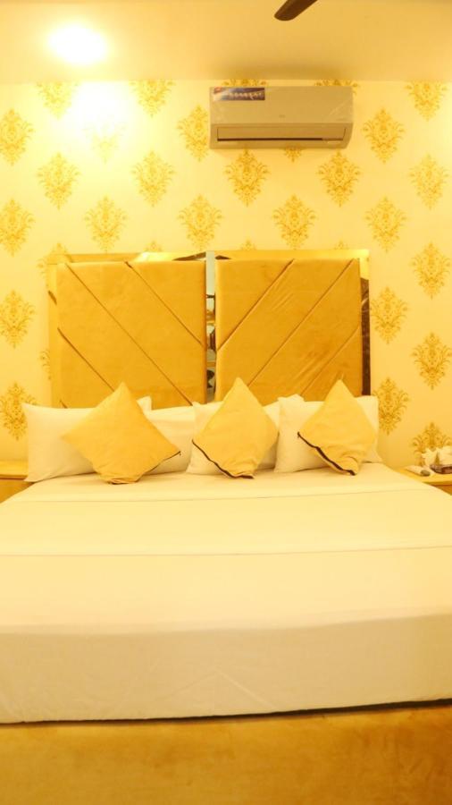 Hotel De Smart Multan Esterno foto
