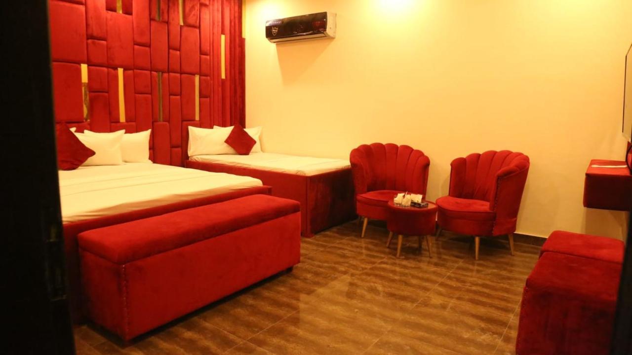 Hotel De Smart Multan Esterno foto