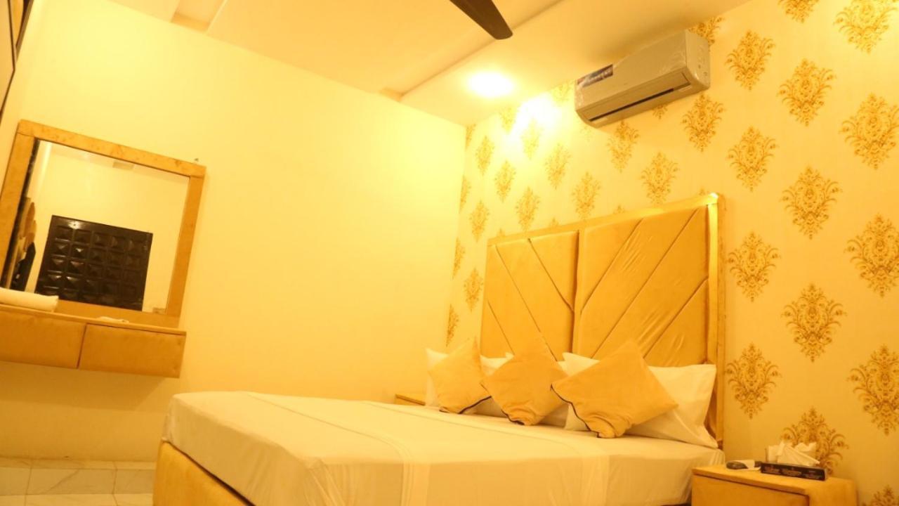 Hotel De Smart Multan Esterno foto