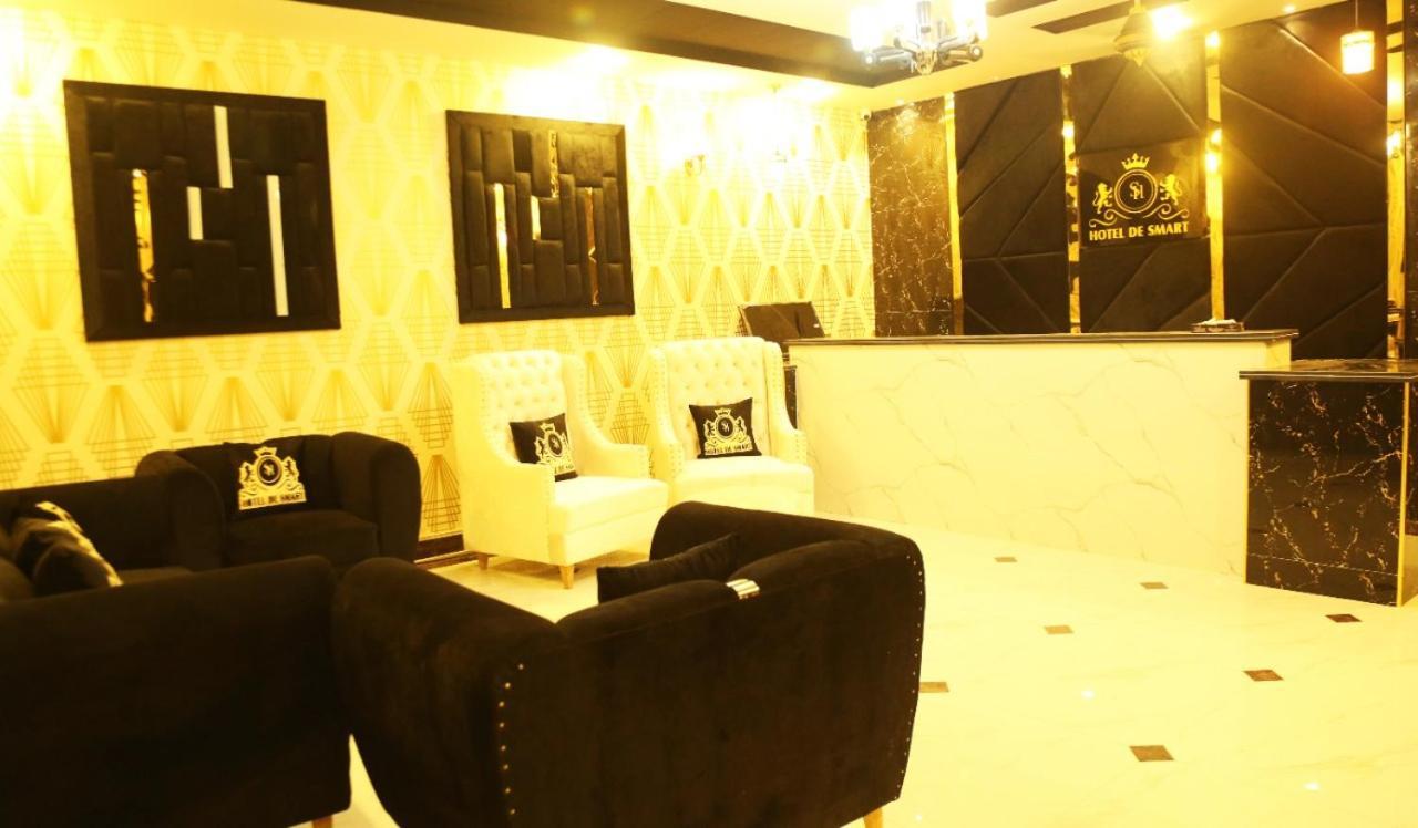 Hotel De Smart Multan Esterno foto