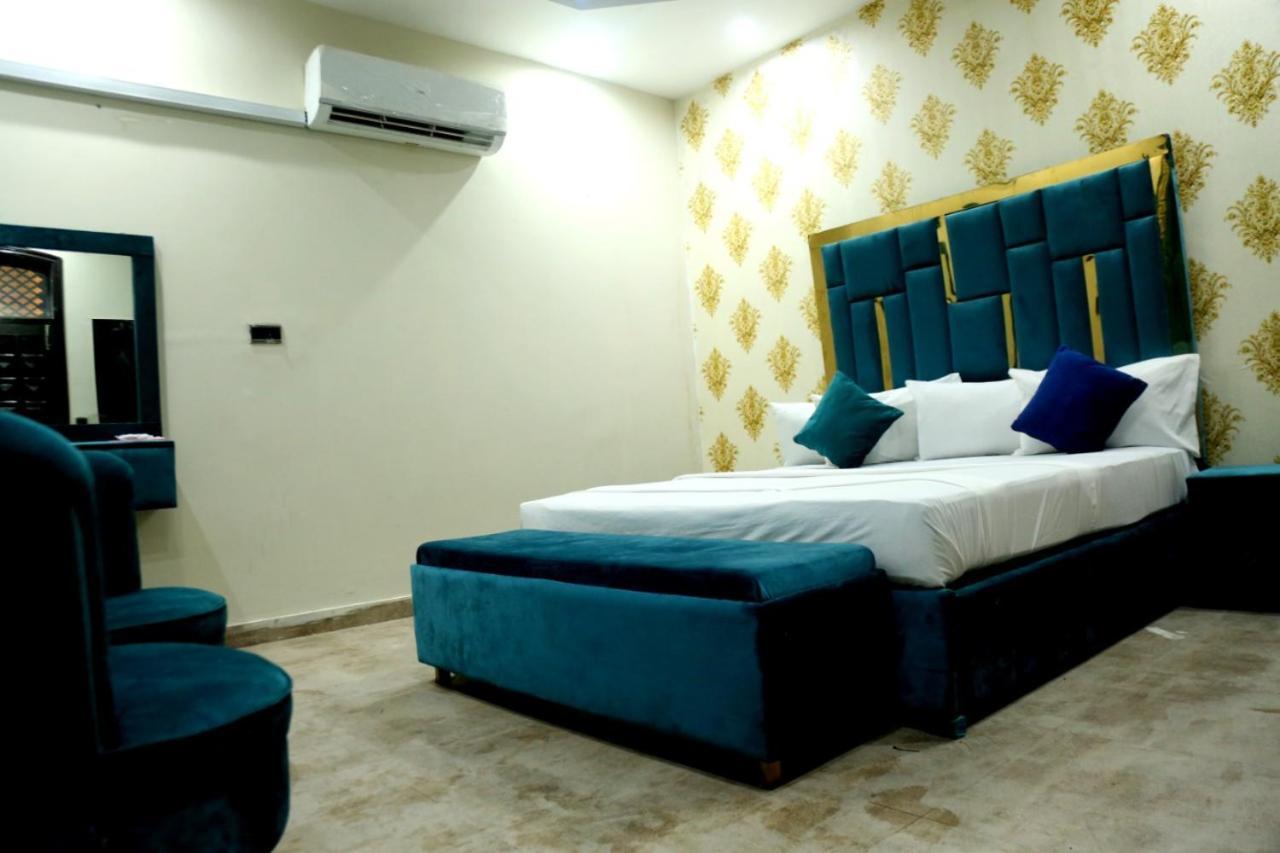 Hotel De Smart Multan Esterno foto