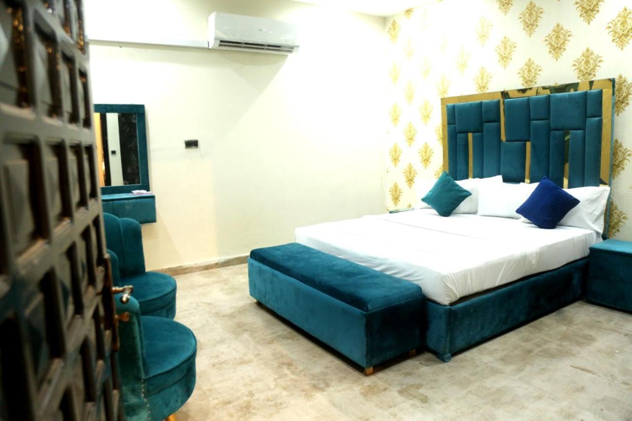 Hotel De Smart Multan Esterno foto