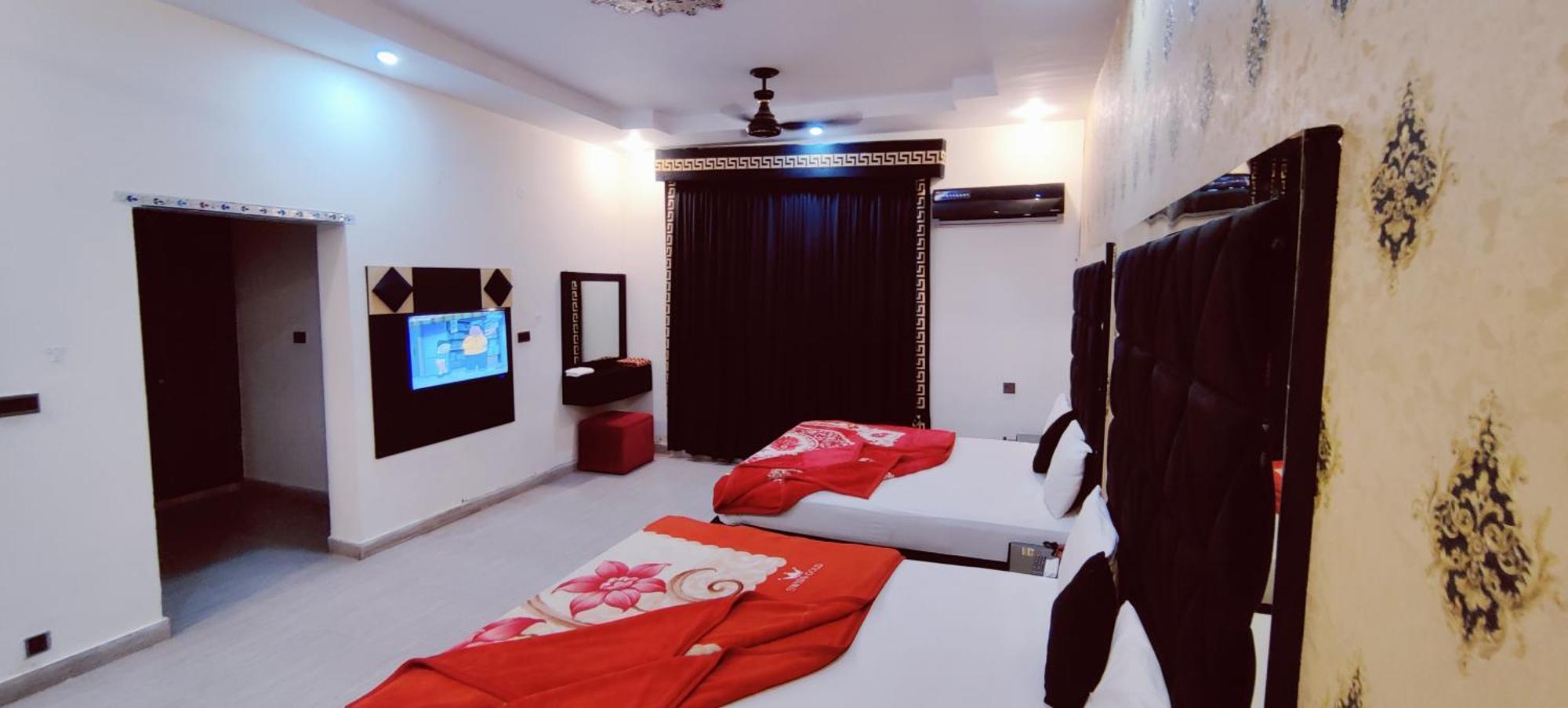 Hotel De Smart Multan Esterno foto