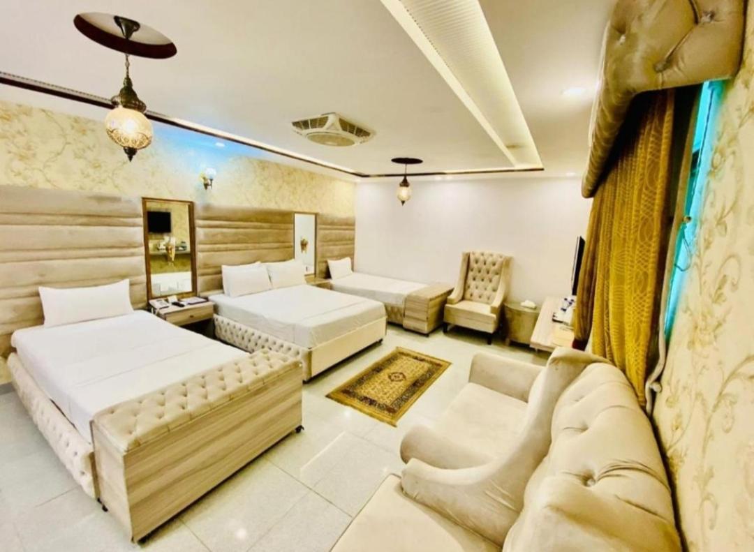 Hotel De Smart Multan Esterno foto